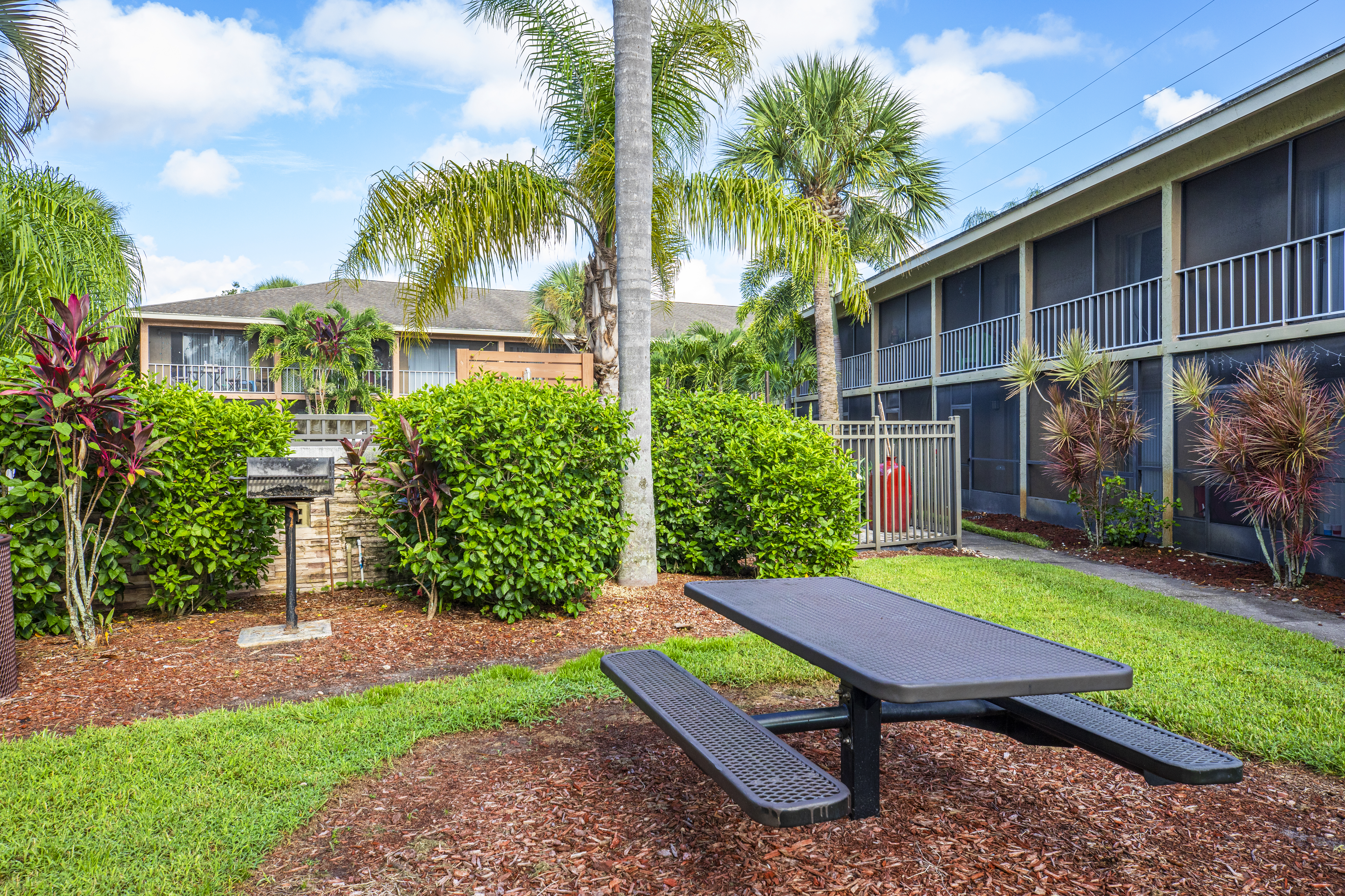 Carlyle Court & Pendelton Park Villas The Multifamily Advisory Group